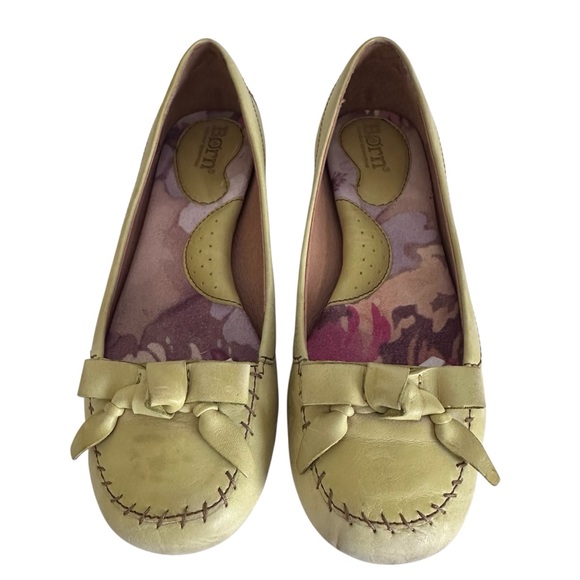 Born Green Leather Loafers with Bow Accent - Picture 1 of 11
